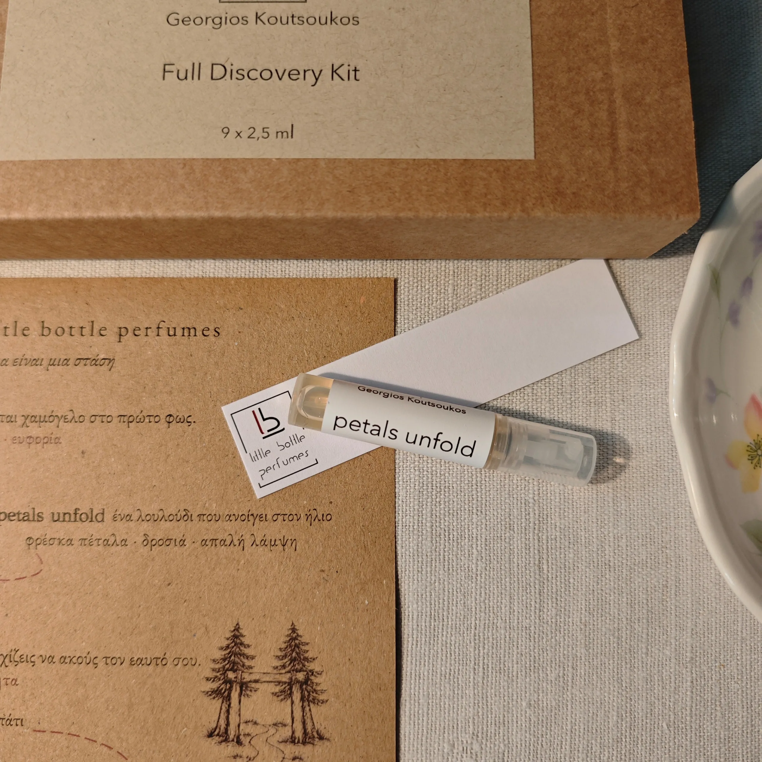 δείγμα αρώματος petals unfold από το discovery kit Little Bottle Perfumes